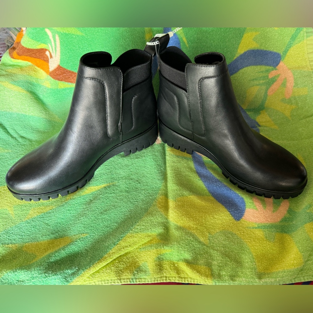Women's Fashion Platform Chelsea Ankle Boots Lug Sole Combat